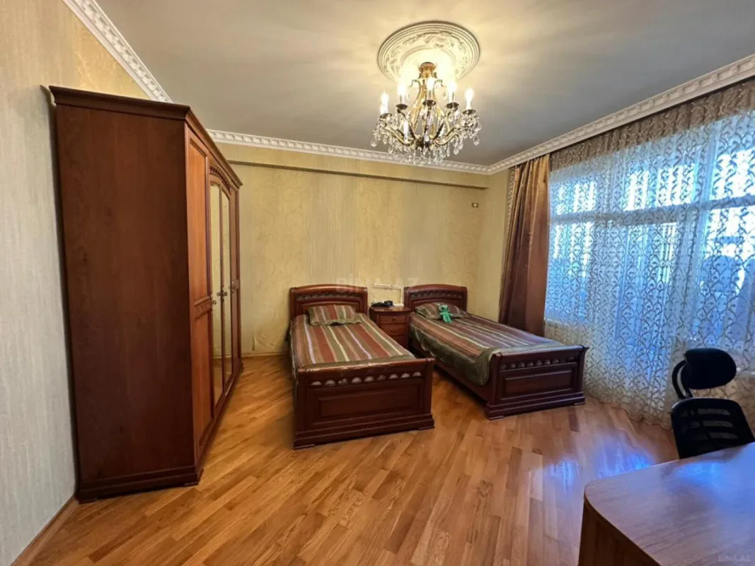 Satılır 3 otaqlı mənzil 128 m²