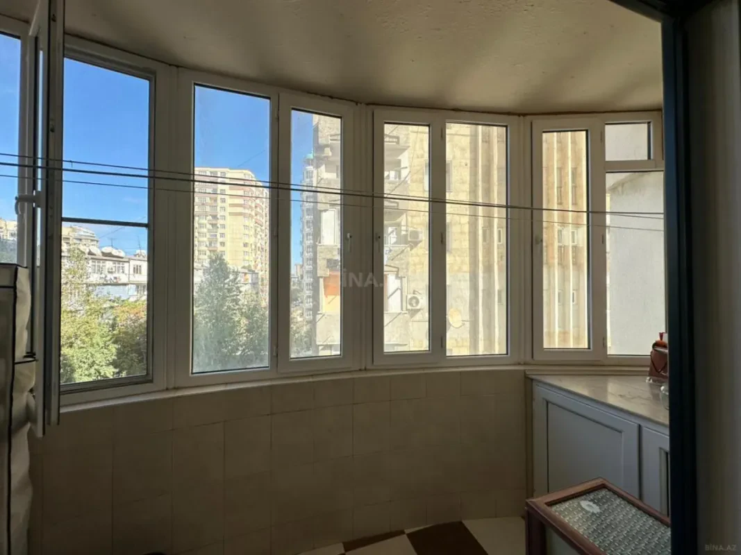 Satılır 3 otaqlı mənzil 128 m²