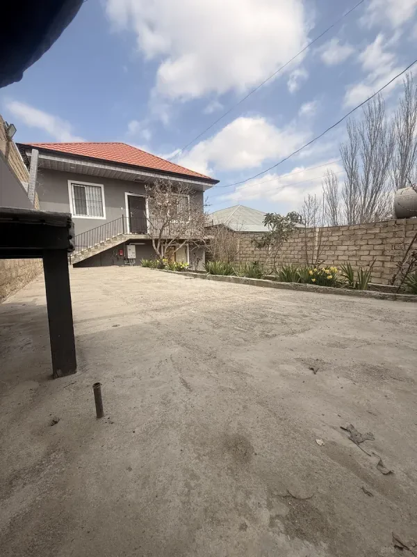 Satılır 3 otaqlı həyət evi 141 m²
