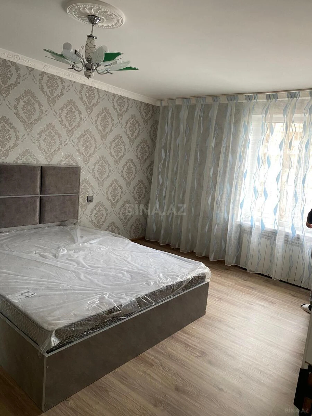 Kirayə verilir 4 otaqlı mənzil 120 m²