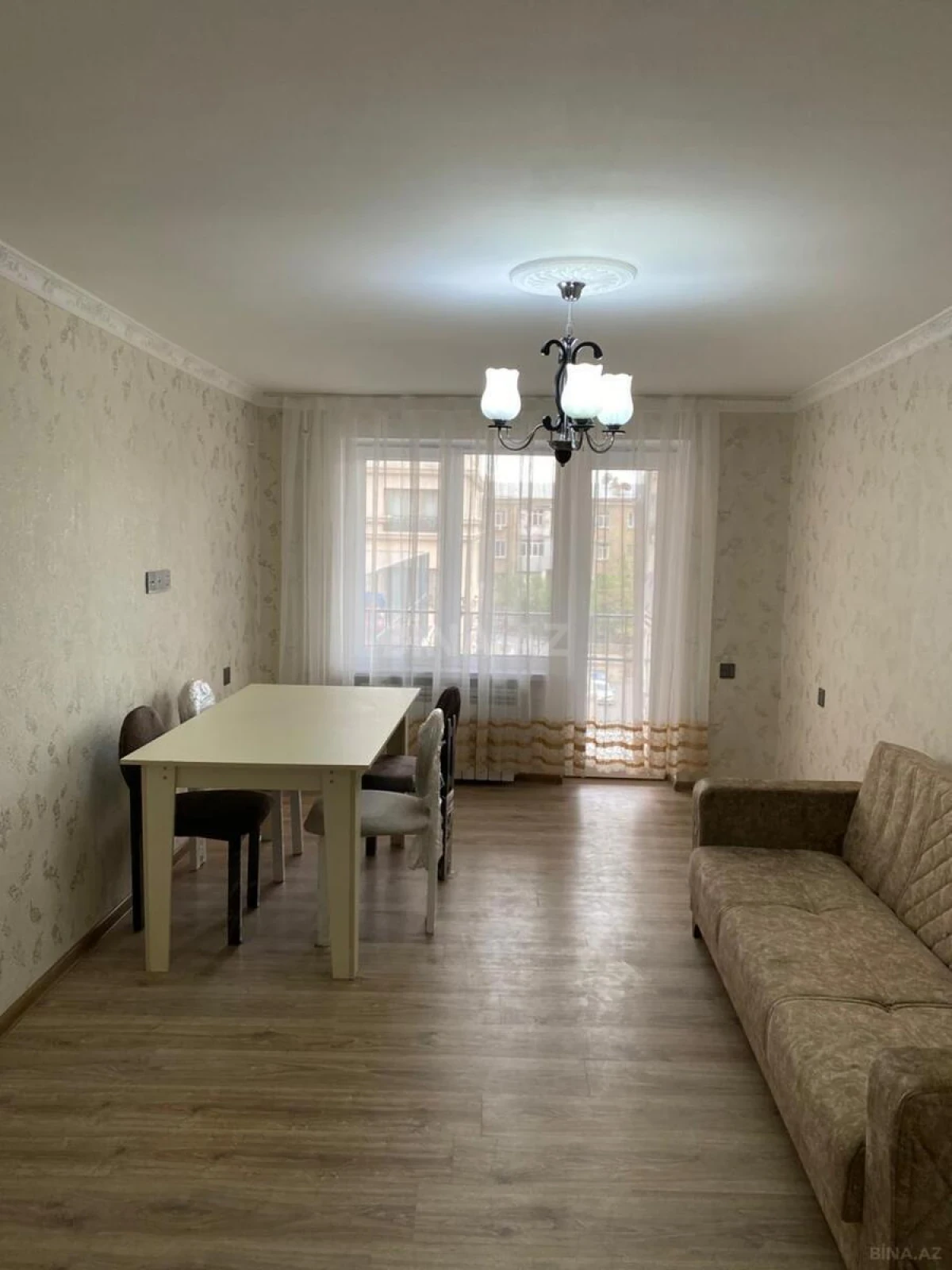 Kirayə verilir 4 otaqlı mənzil 120 m²