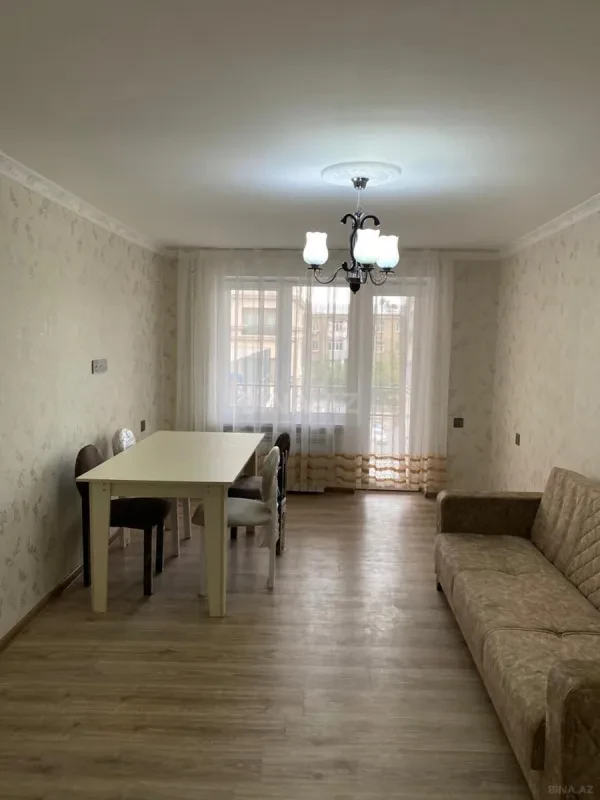 Kirayə verilir 4 otaqlı mənzil 120 m²
