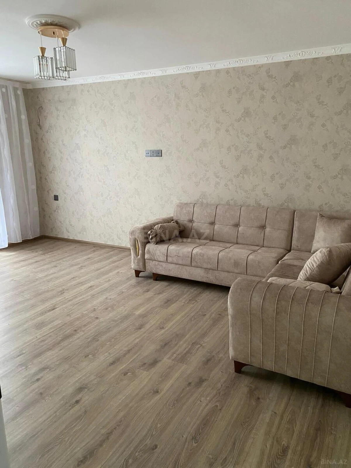Kirayə verilir 4 otaqlı mənzil 120 m²
