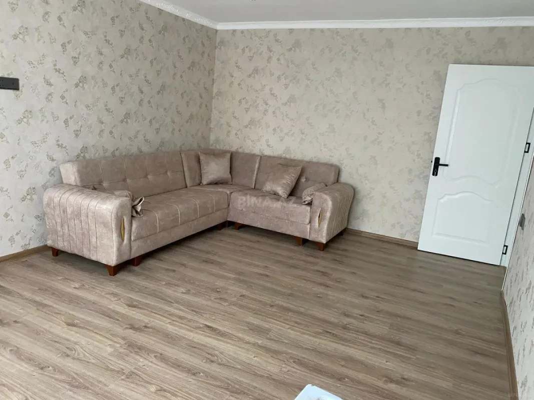 Kirayə verilir 4 otaqlı mənzil 120 m²