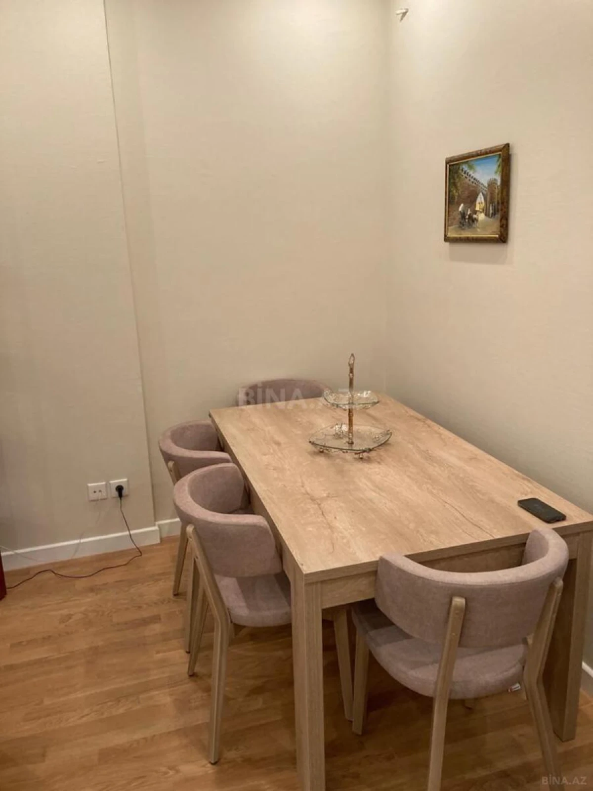 Kirayə verilir 2 otaqlı mənzil 70 m²