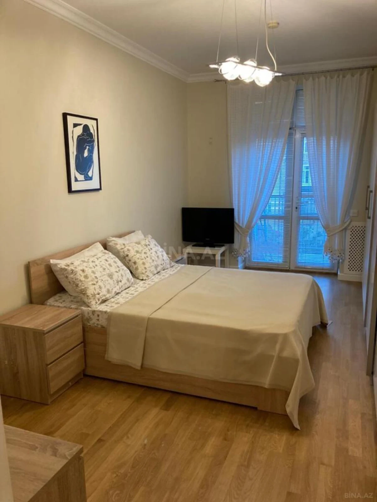 Kirayə verilir 2 otaqlı mənzil 70 m²