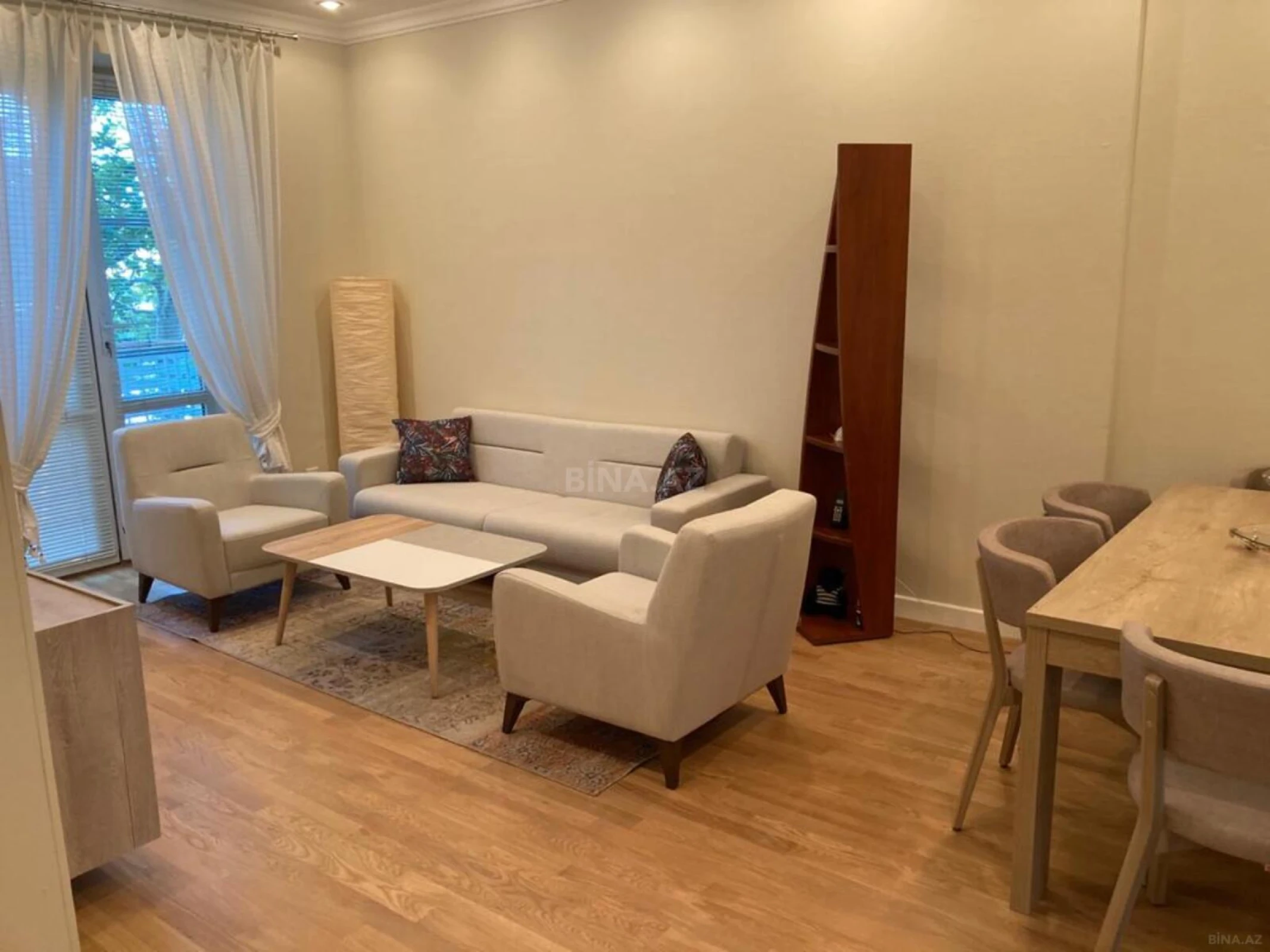Kirayə verilir 2 otaqlı mənzil 70 m²