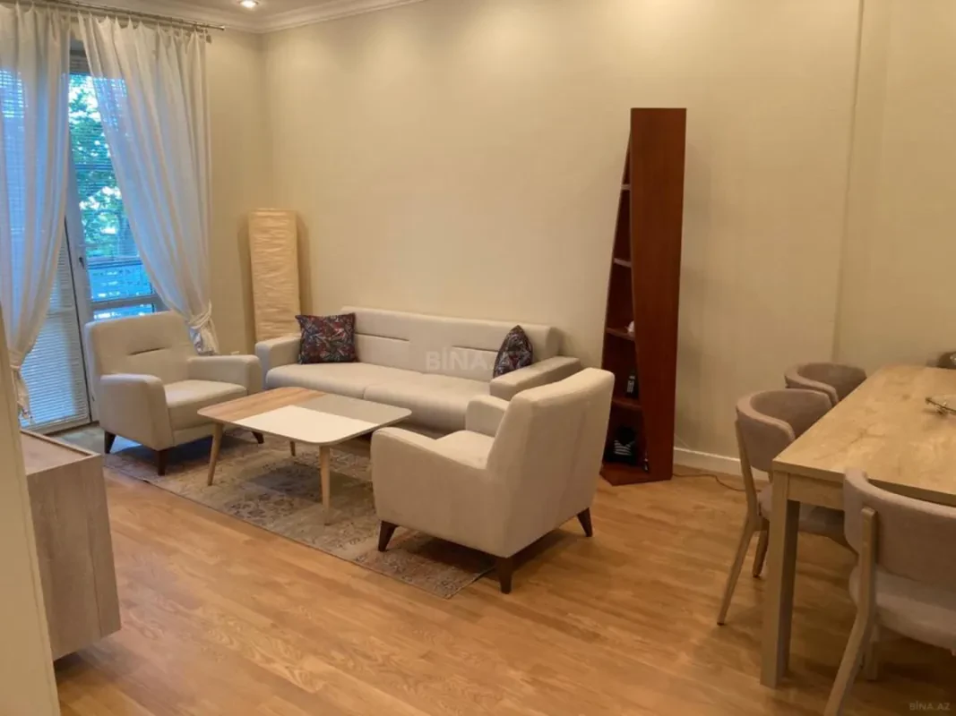 Kirayə verilir 2 otaqlı mənzil 70 m²