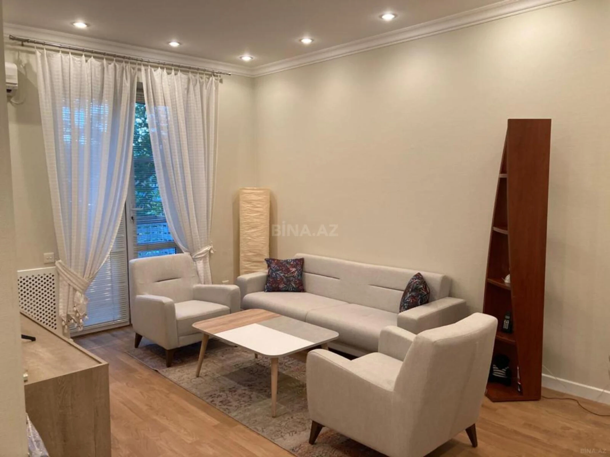 Kirayə verilir 2 otaqlı mənzil 70 m²