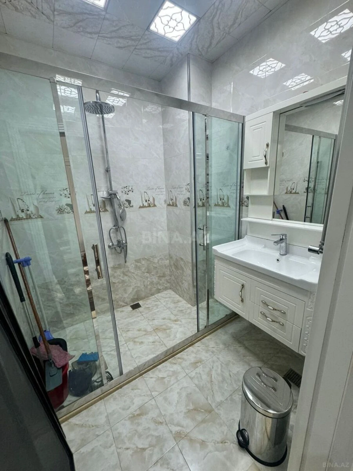 Kirayə verilir 3 otaqlı mənzil 155 m²
