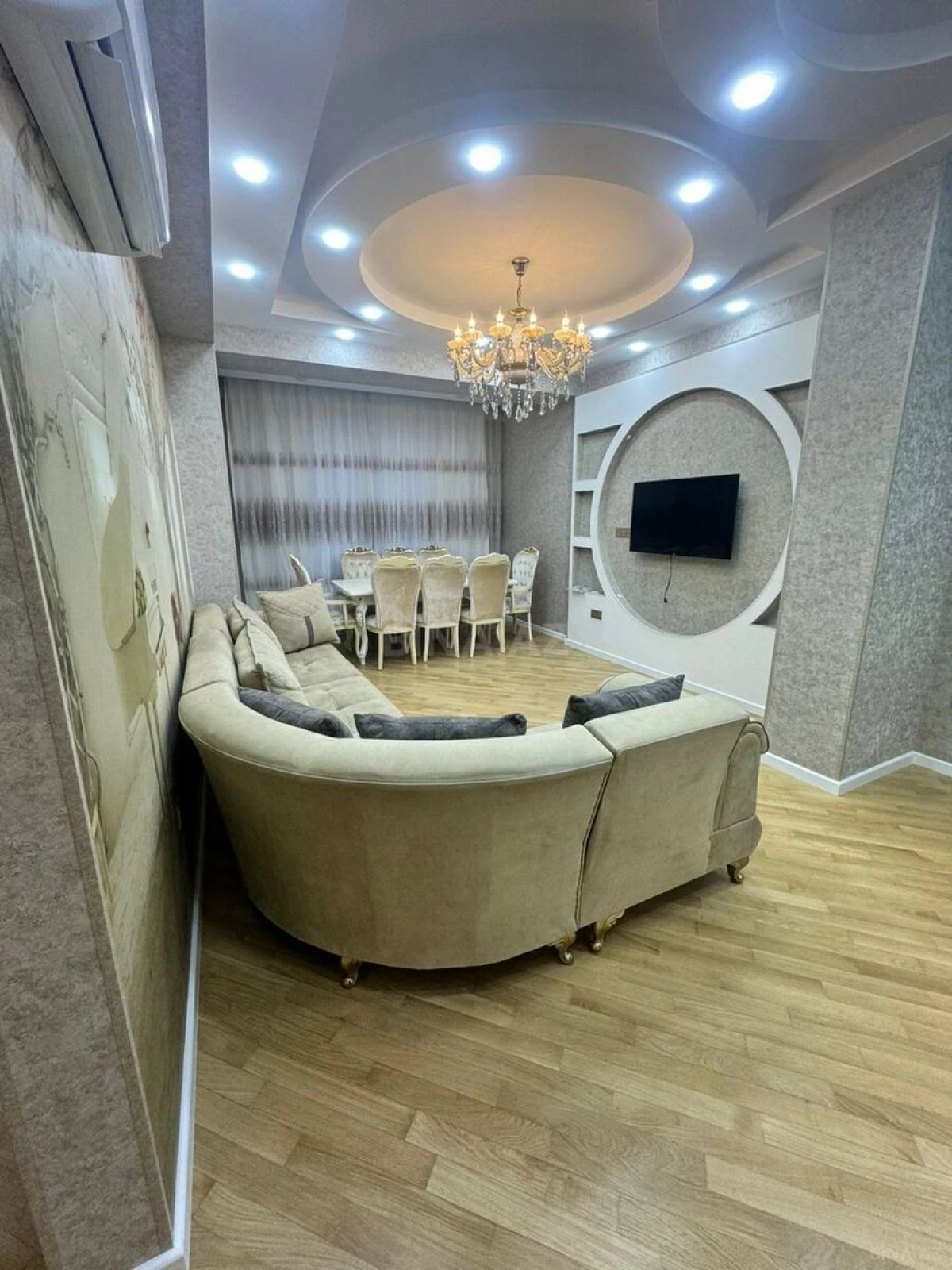 Kirayə verilir 3 otaqlı mənzil 155 m²