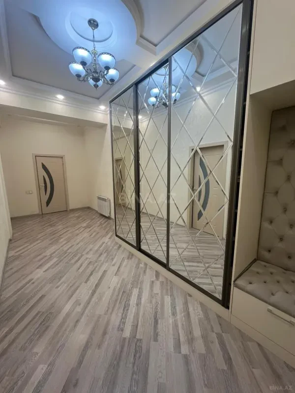 Kirayə verilir 2 otaqlı mənzil 115 m²