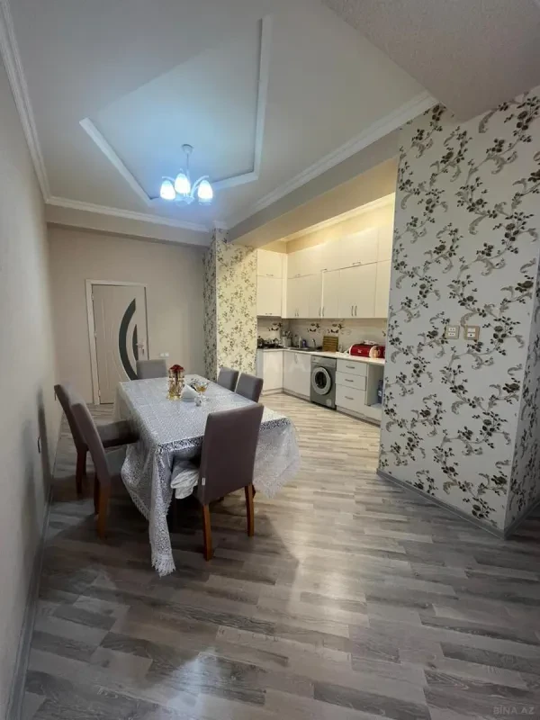Kirayə verilir 2 otaqlı mənzil 115 m²