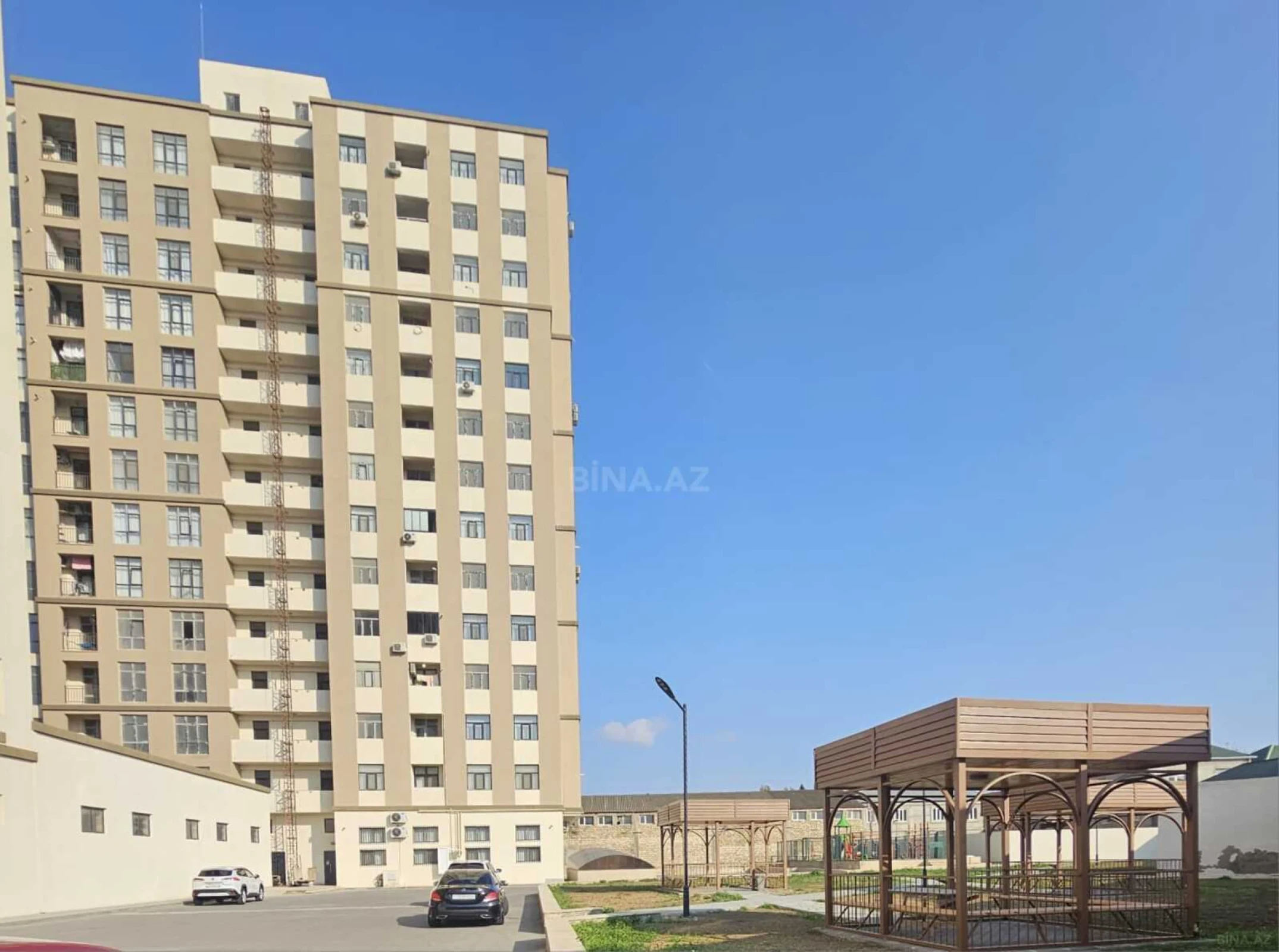 Satılır 2 otaqlı mənzil 82.7 m²