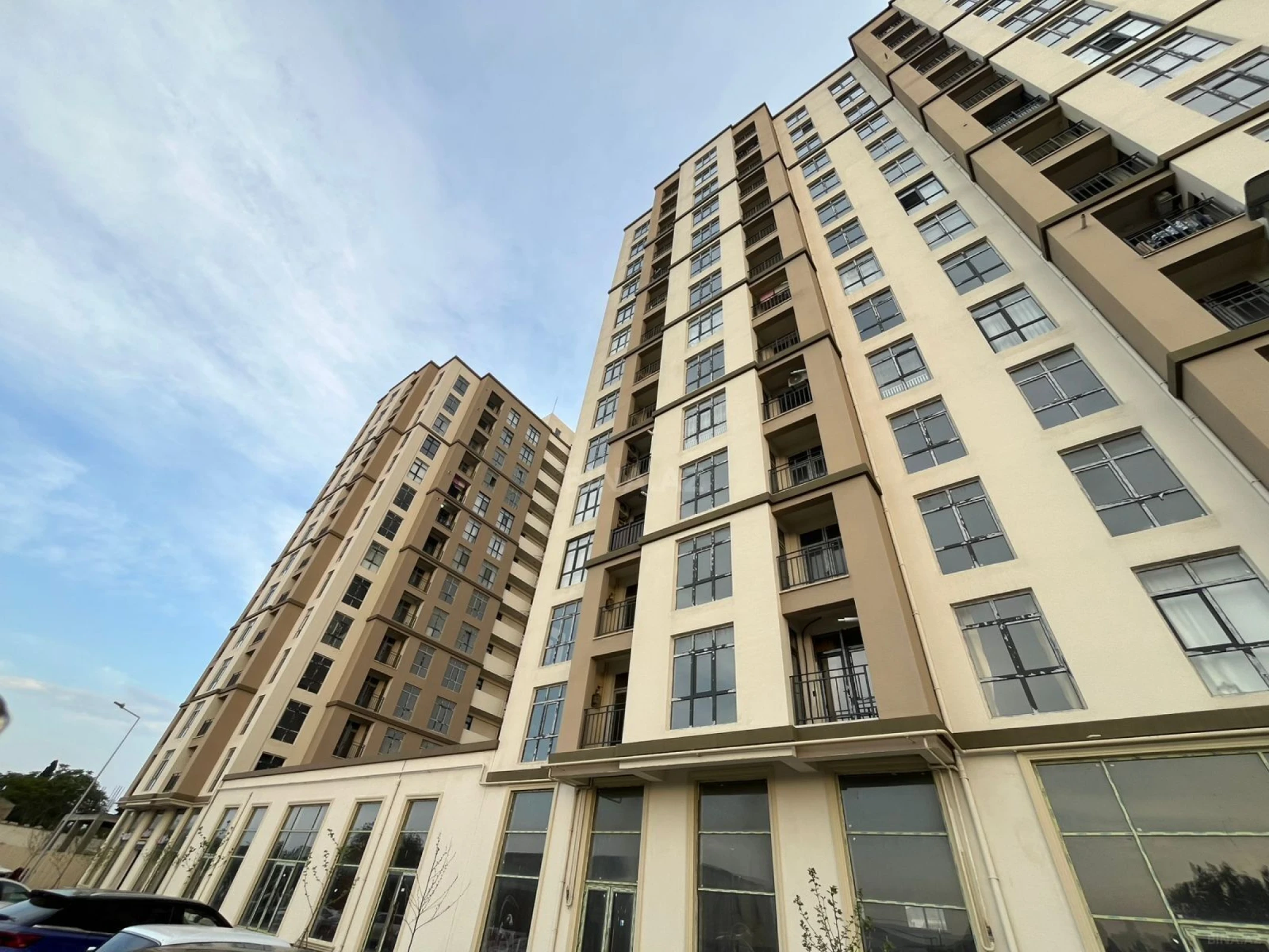 Satılır 2 otaqlı mənzil 82.7 m²
