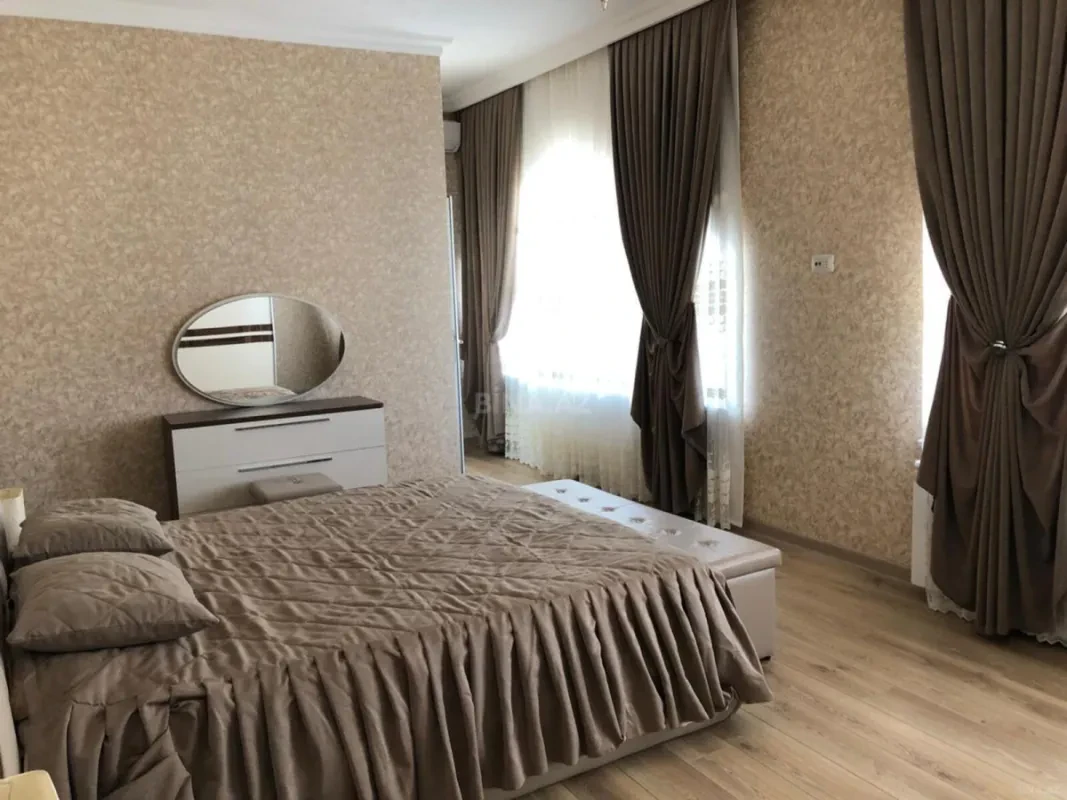 Kirayə verilir 4 otaqlı həyət evi 200 m²