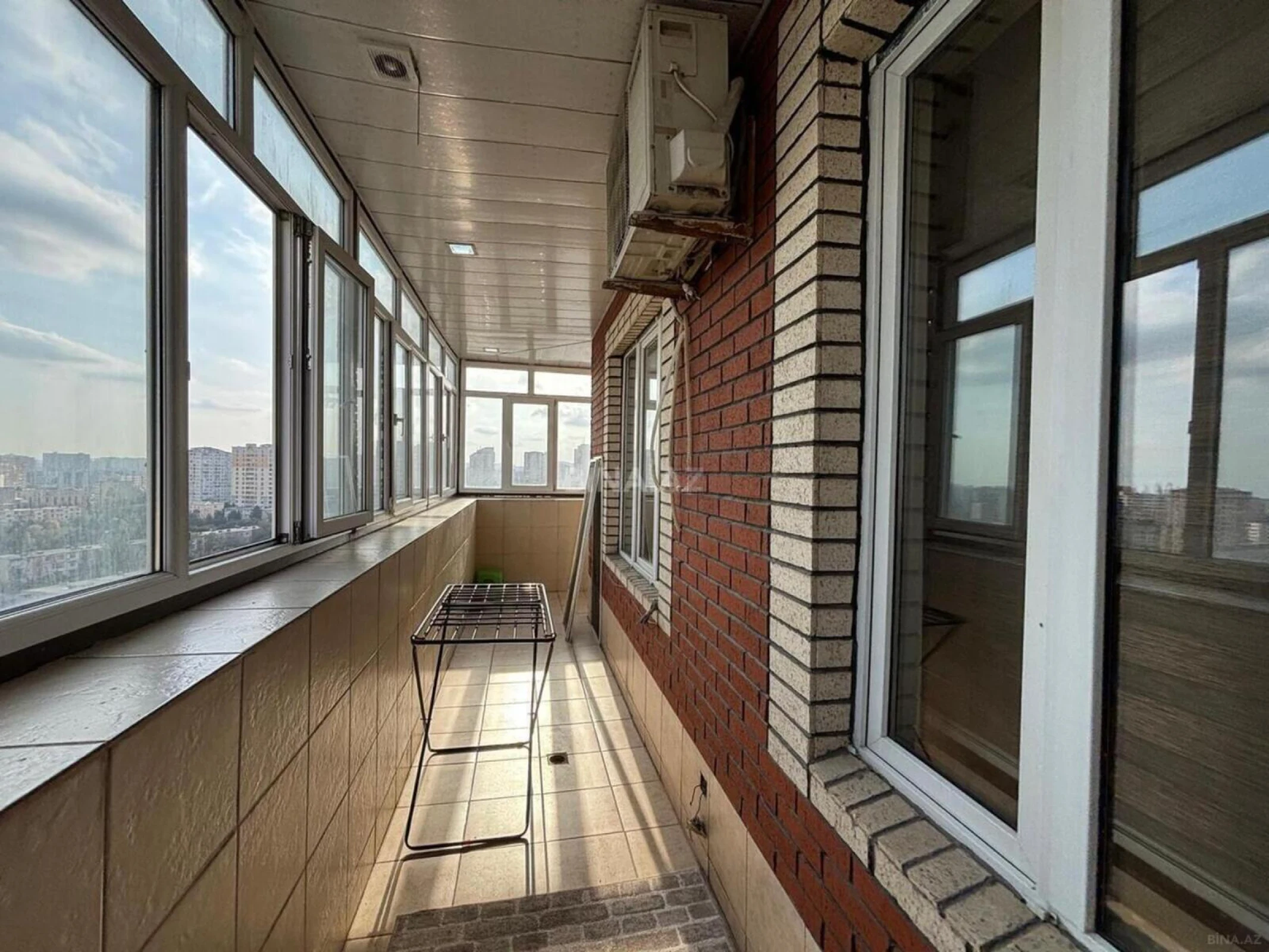 Satılır 2 otaqlı mənzil 85 m²