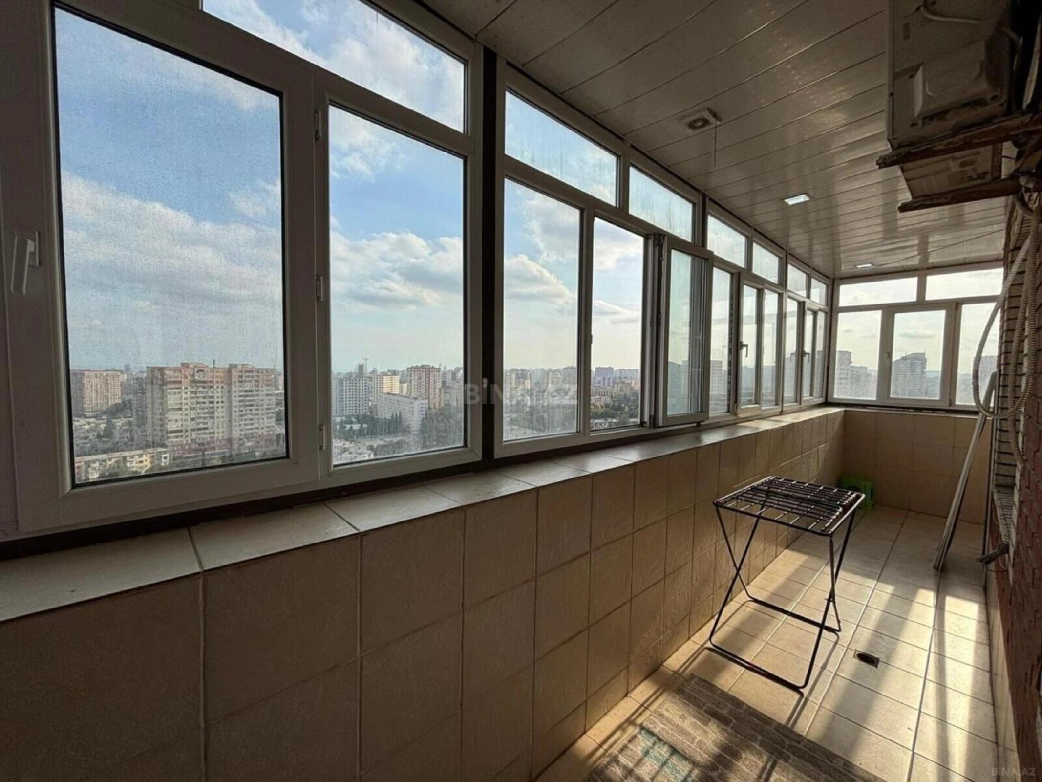 Satılır 2 otaqlı mənzil 85 m²
