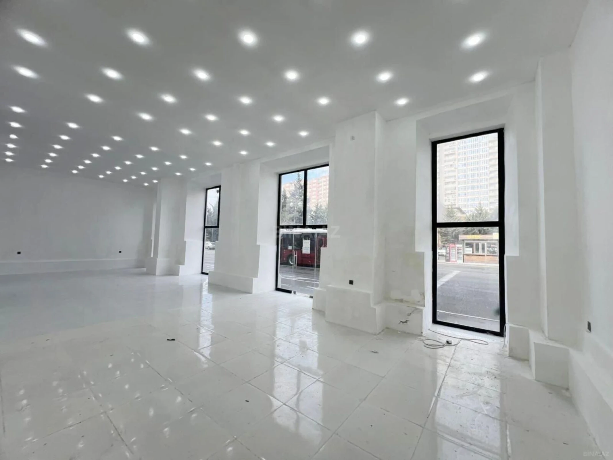 Kirayə verilir obyekt 220 m²