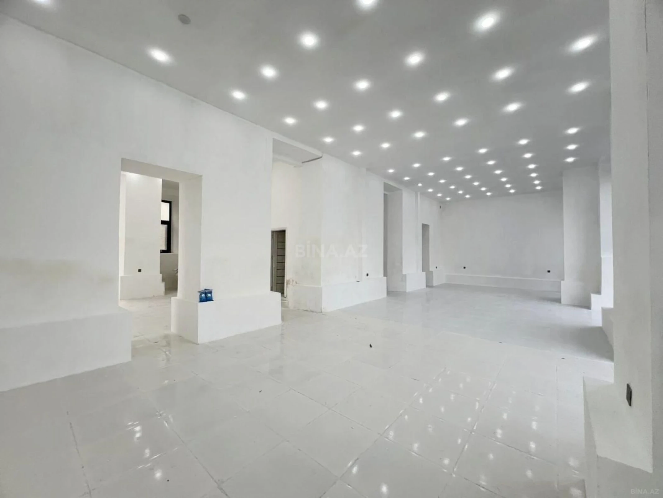 Kirayə verilir obyekt 220 m²
