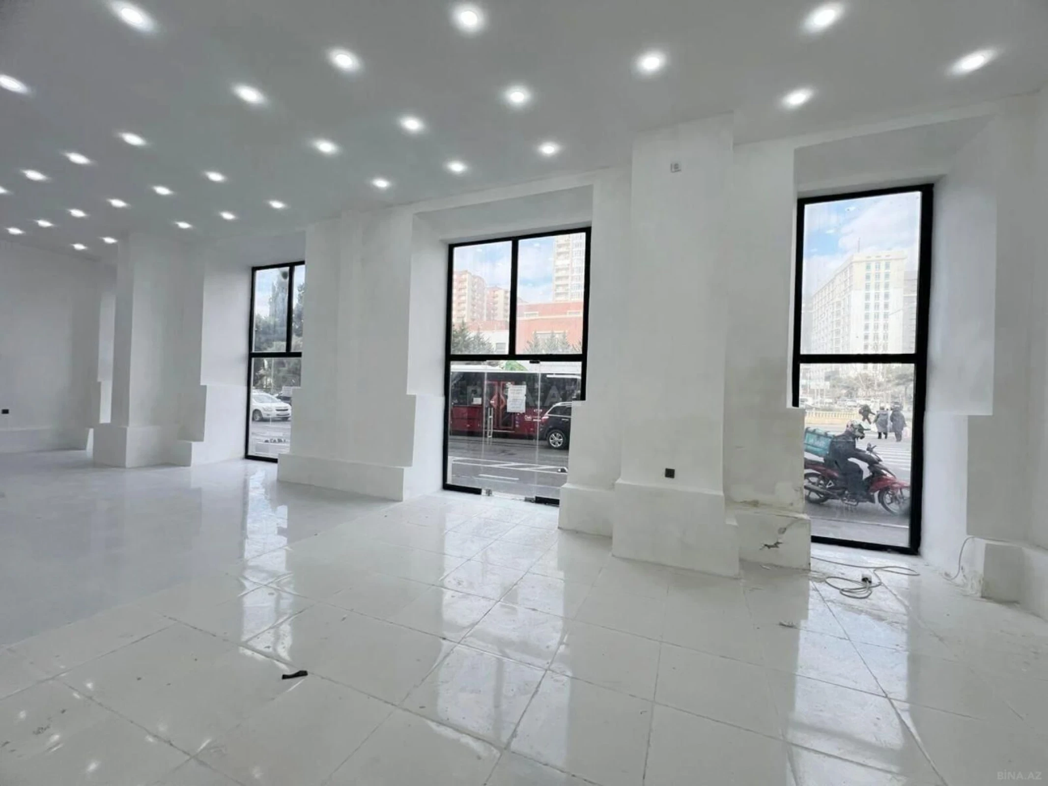 Kirayə verilir obyekt 220 m²