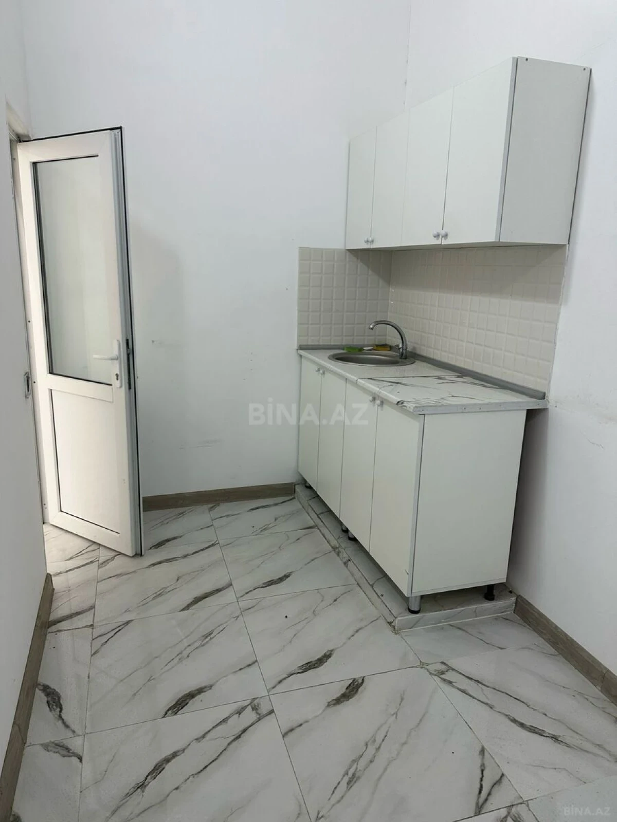 Kirayə verilir obyekt 140 m²