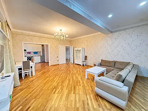 Kirayə verilir 3 otaqlı mənzil 150 m² — Bakı 3 otaq 150.00 m²