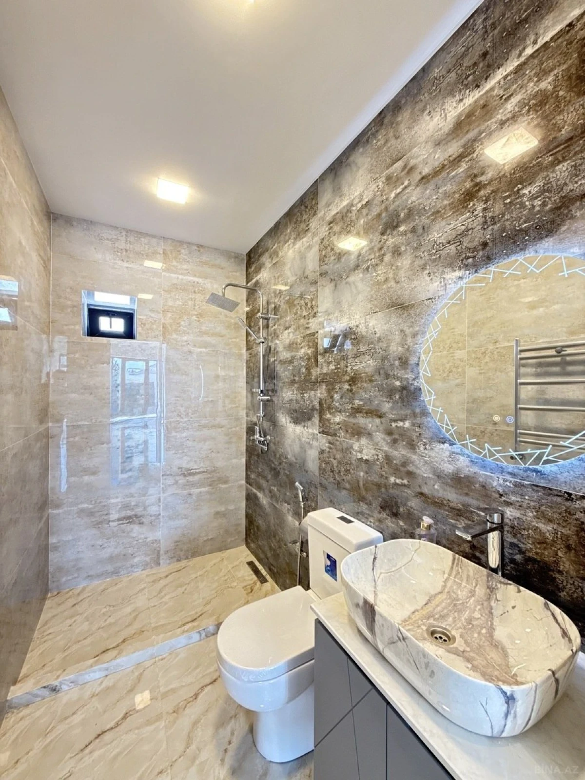 Satılır 4 otaqlı həyət evi 160 m²