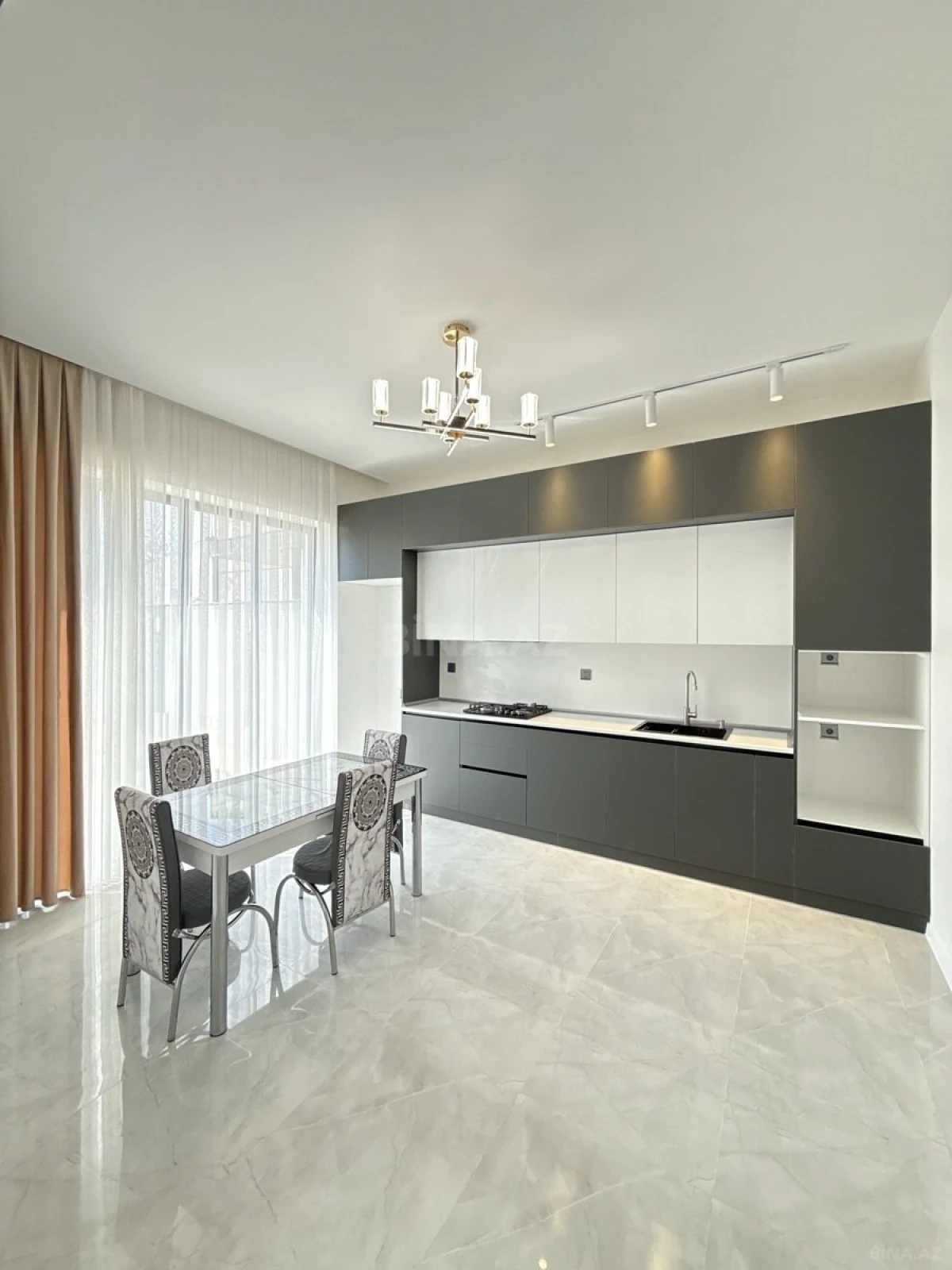 Satılır 4 otaqlı həyət evi 160 m²