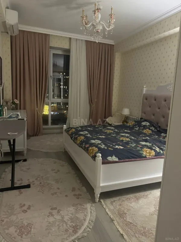 Satılır 3 otaqlı mənzil 96 m²