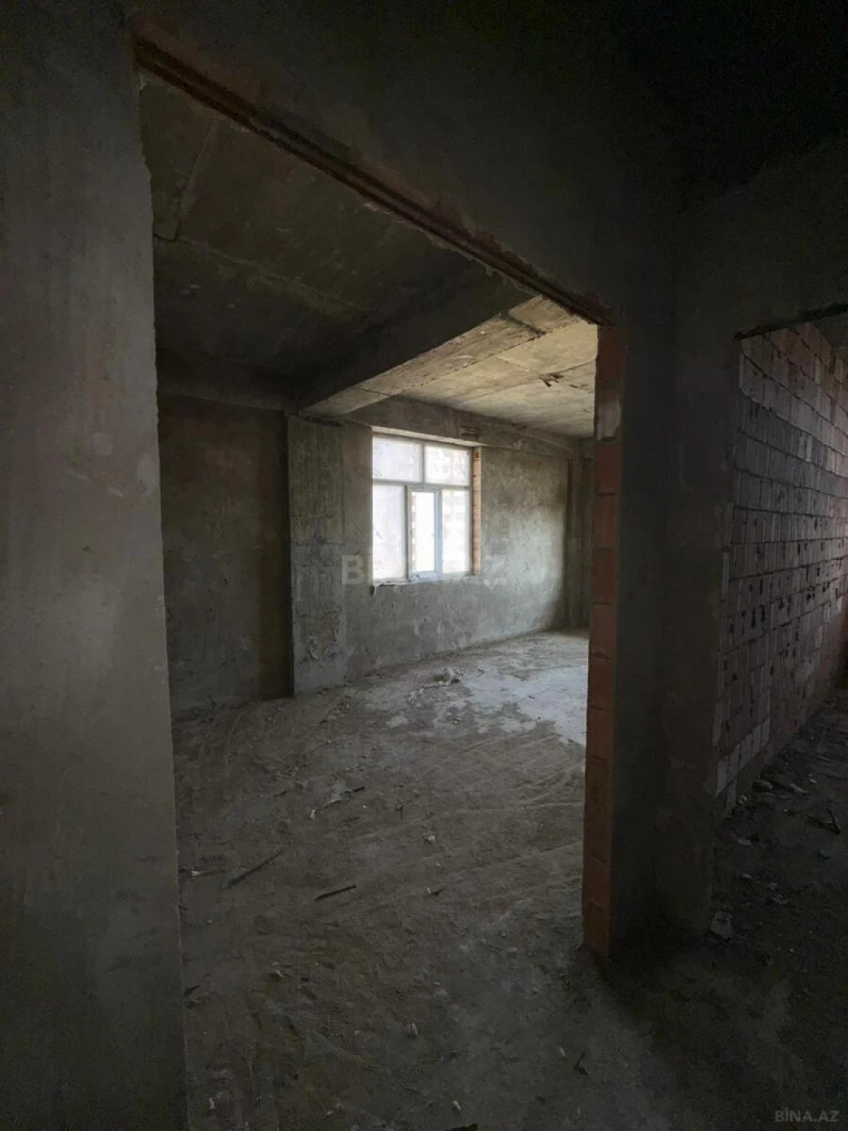 Satılır 3 otaqlı mənzil 104 m²