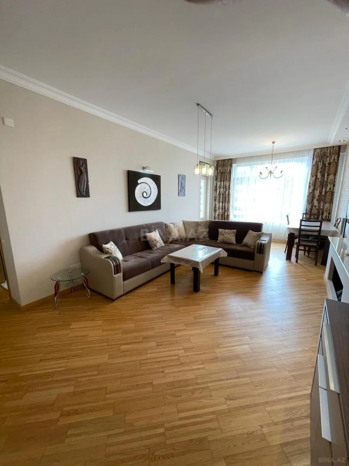 Kirayə verilir 2 otaqlı mənzil 95 m²