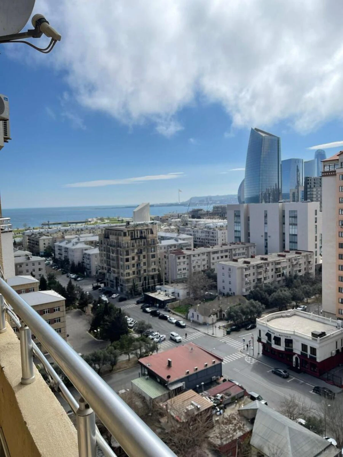 Kirayə verilir 2 otaqlı mənzil 95 m²