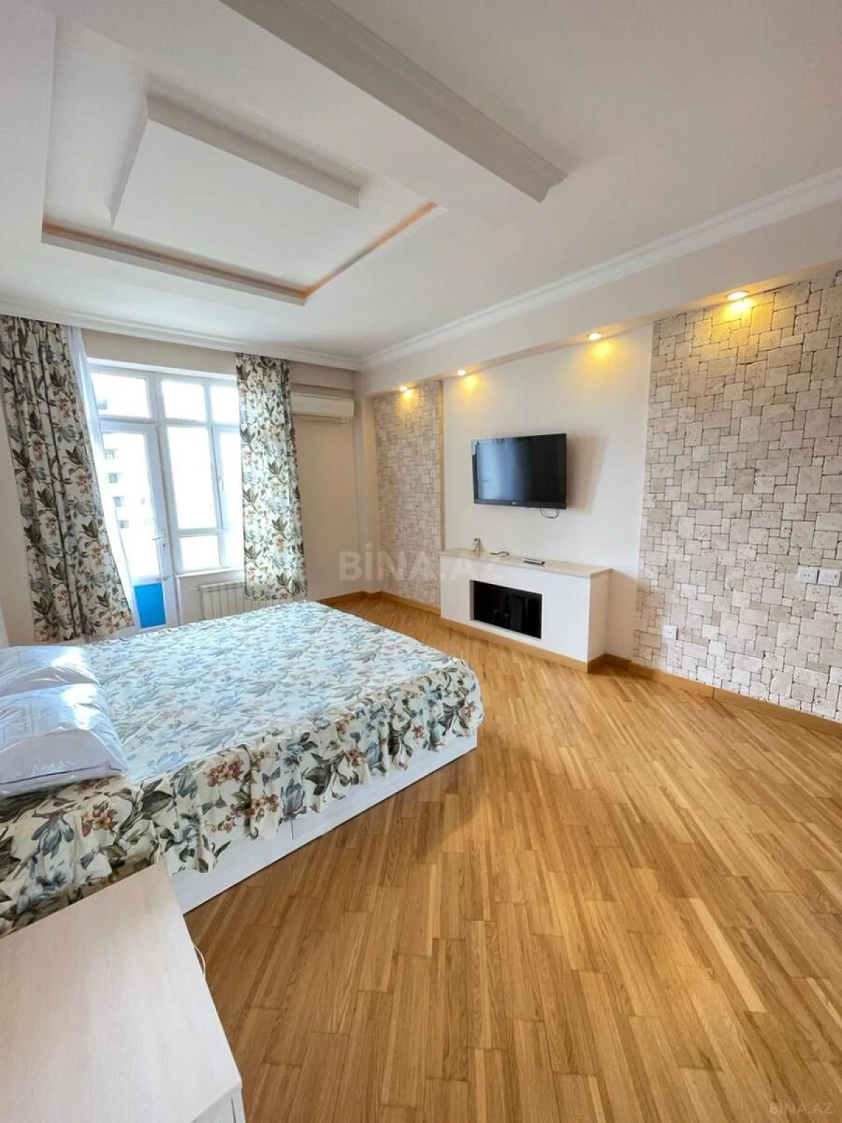 Kirayə verilir 2 otaqlı mənzil 95 m²