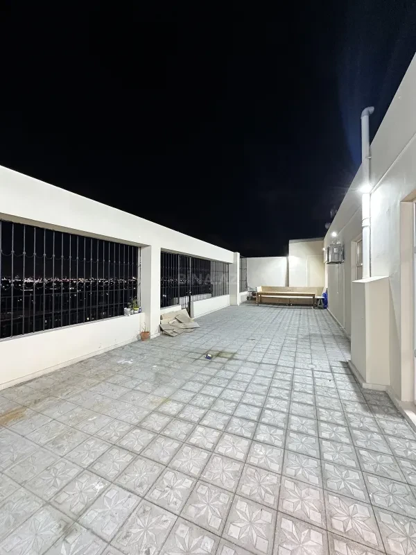 Satılır 4 otaqlı mənzil 320 m²