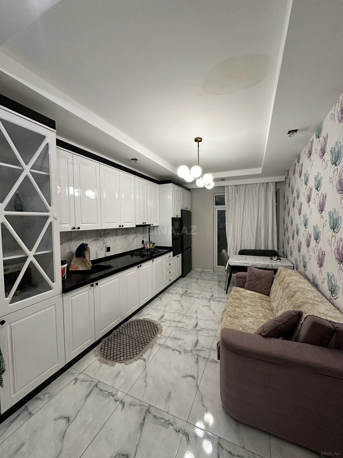 Satılır 4 otaqlı mənzil 320 m²