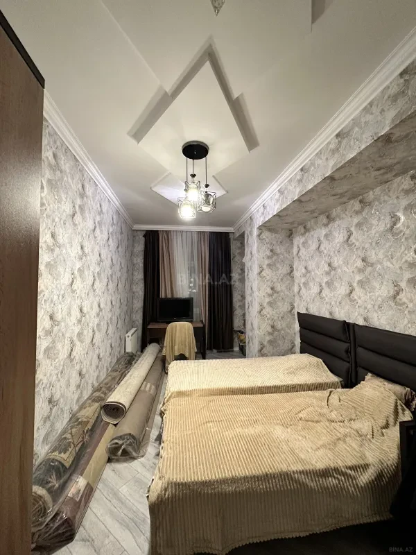 Satılır 4 otaqlı mənzil 320 m²