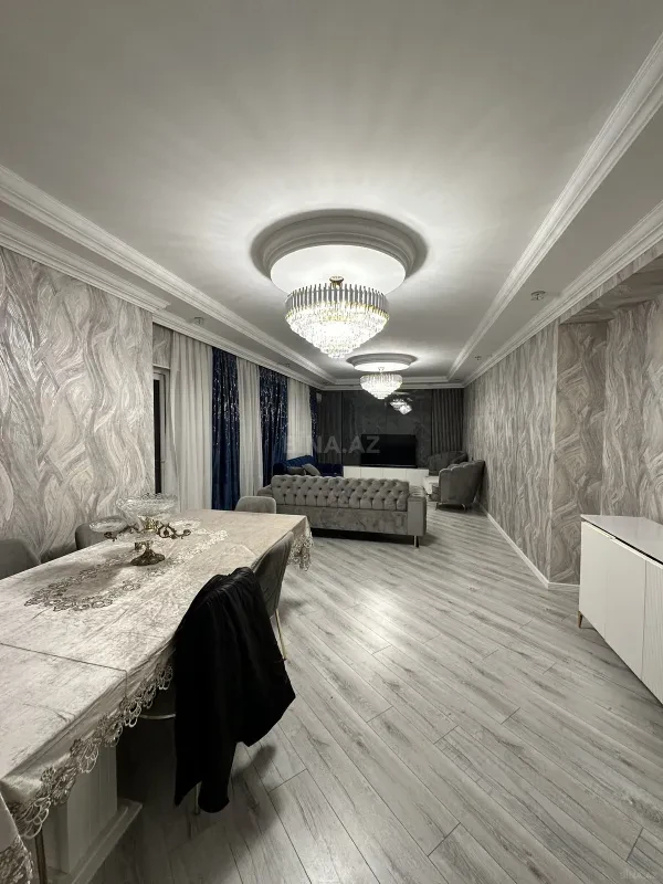 Satılır 4 otaqlı mənzil 320 m²