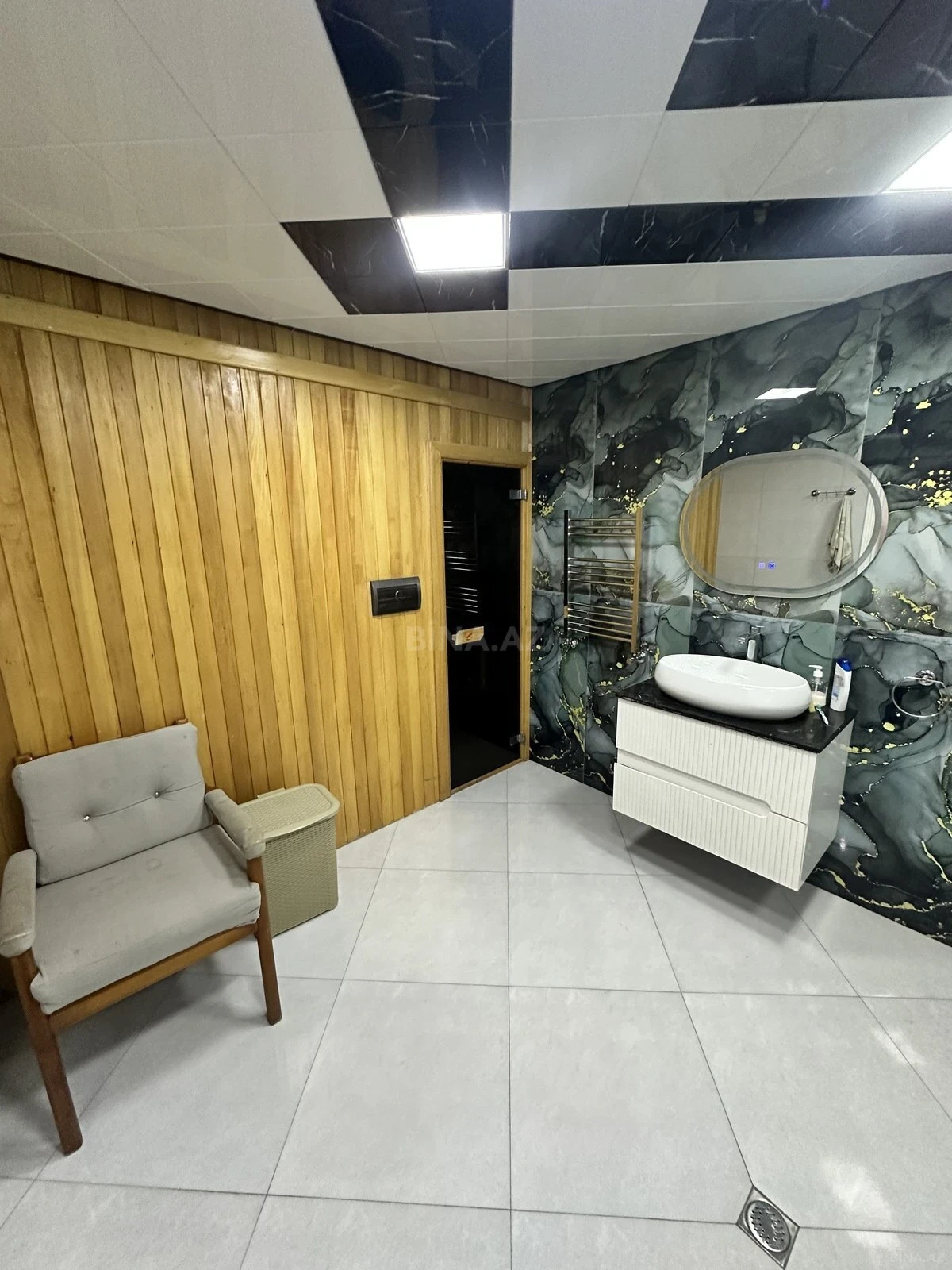 Satılır 4 otaqlı mənzil 320 m²