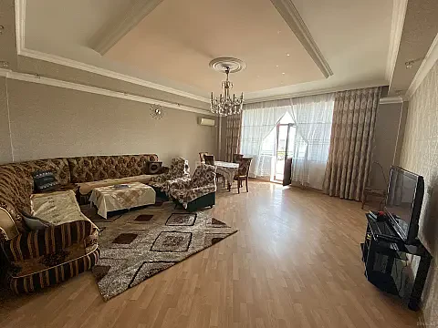 Kirayə verilir 3 otaqlı mənzil 160 m² — Bakı 3 otaq 160.00 m²