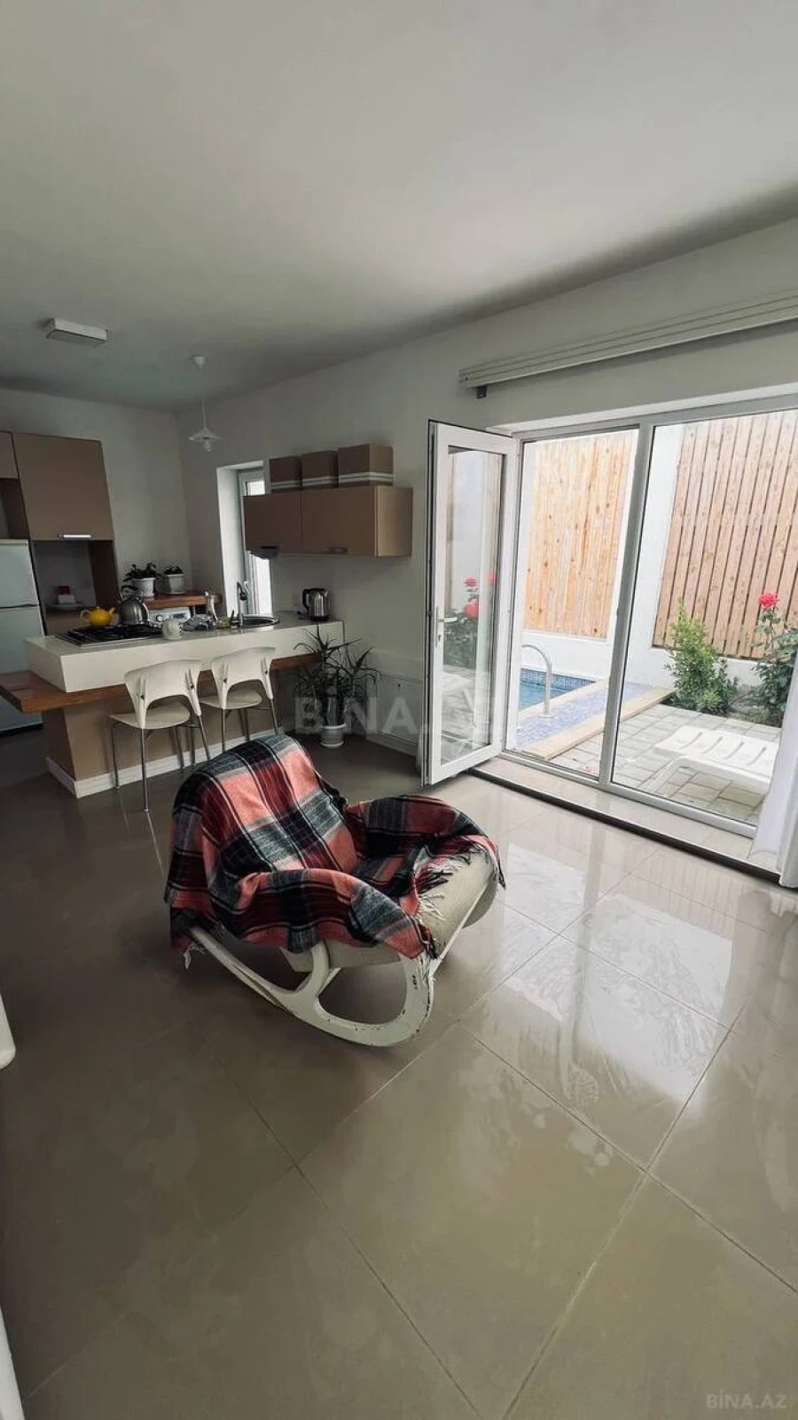 Kirayə verilir 2 otaqlı həyət evi 120 m²