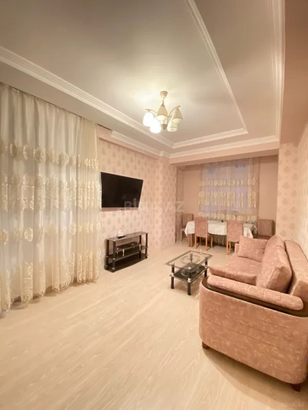 Kirayə verilir 2 otaqlı mənzil 95 m²