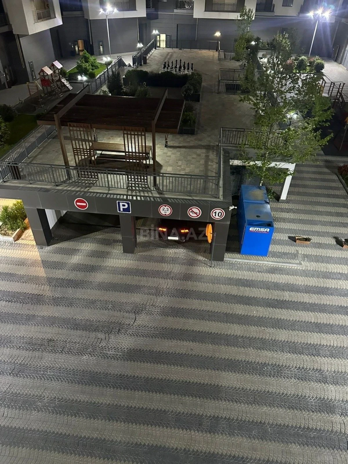 Satılır 5 otaqlı mənzil 202 m²