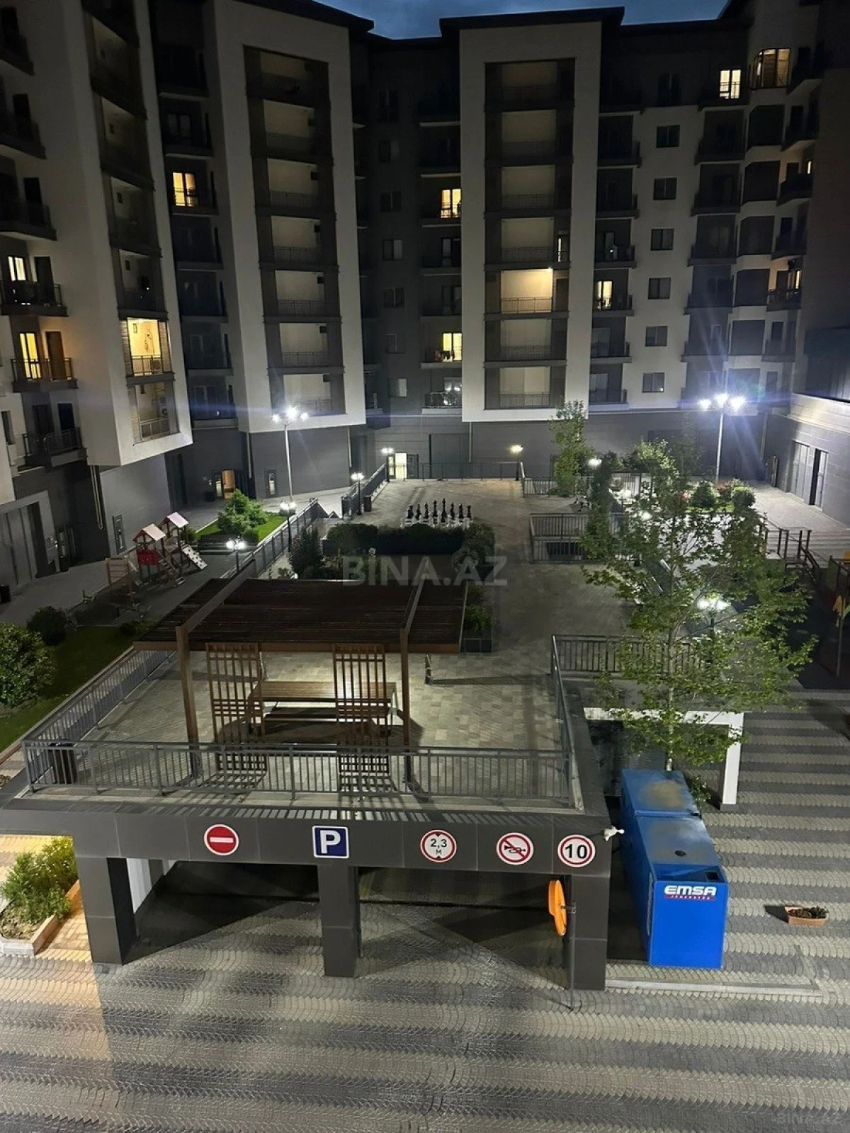 Satılır 5 otaqlı mənzil 202 m²