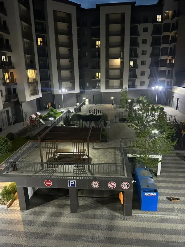 Satılır 5 otaqlı mənzil 202 m²