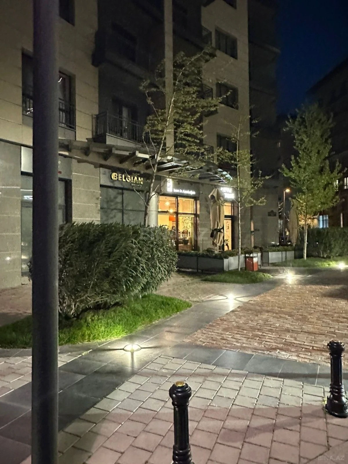 Satılır 5 otaqlı mənzil 202 m²