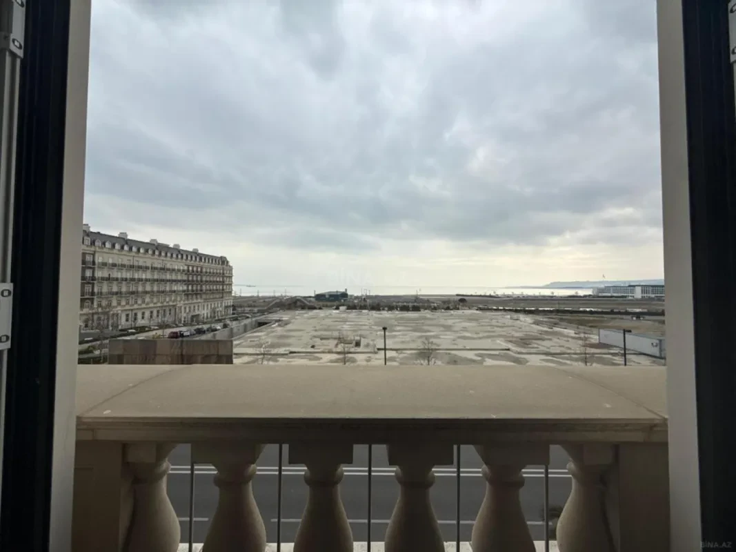 Satılır 3 otaqlı mənzil 112 m²