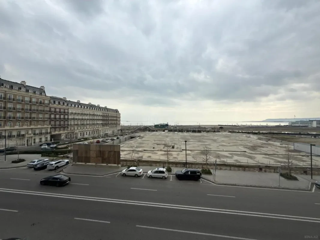Satılır 3 otaqlı mənzil 112 m²