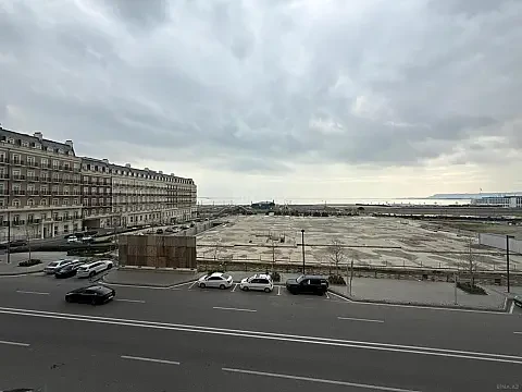 Satılır 3 otaqlı mənzil 112 m²