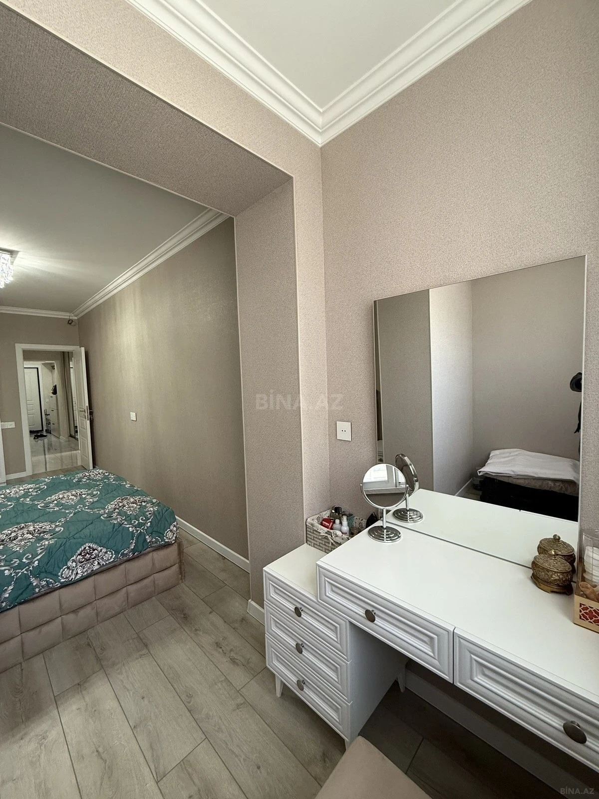 Satılır 2 otaqlı mənzil 70 m²